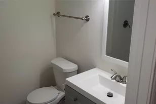 2300 Bamboo Dr, Arlington, TX 76006 - Photo 11