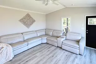 213 Meadow Pond Ct, Runaway Bay, TX 76426 - Photo 17