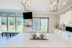 213 Meadow Pond Ct, Runaway Bay, TX 76426 - Photo 5