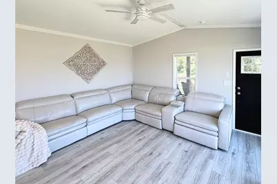 213 Meadow Pond Court, Runaway Bay, TX 76426 - Photo 17