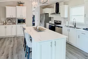 213 Meadow Pond Ct, Runaway Bay, TX 76426 - Photo 5