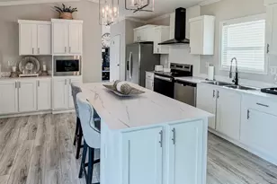 213 Meadow Pond Ct, Runaway Bay, TX 76426 - Photo 3