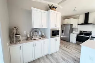 213 Meadow Pond Ct, Runaway Bay, TX 76426 - Photo 11