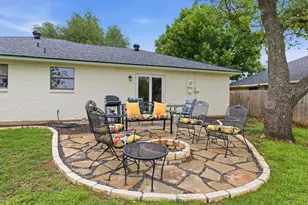 1706 W Doyle St, Granbury, TX 76048 - Photo 21