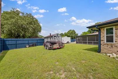901 Lancaster Park Drive, Lancaster, TX 75146 - Photo 35