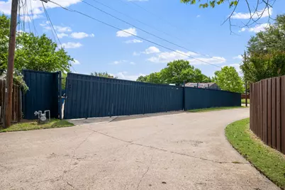 901 Lancaster Park Drive, Lancaster, TX 75146 - Photo 39