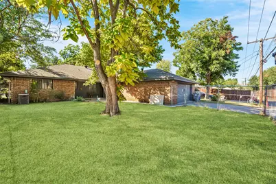 7027 Hunnicut Road, Dallas, TX 75227 - Photo 23