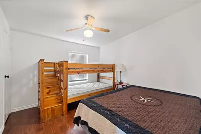 5821 Parkside Court, Granbury, TX 76048 - Photo 17