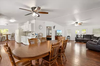 5821 Parkside Court, Granbury, TX 76048 - Photo 5