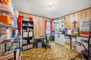 909 S Carlton St, Ennis, TX 75119 - Photo 19