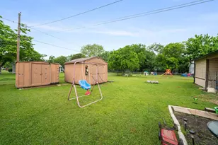 909 S Carlton St, Ennis, TX 75119 - Photo 25