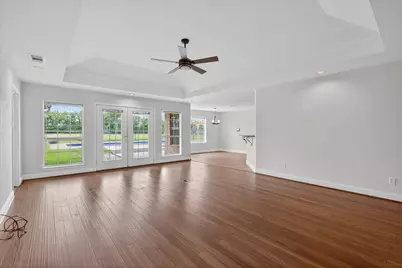 626 E Eubank Street, Mabank, TX 75147 - Photo 7