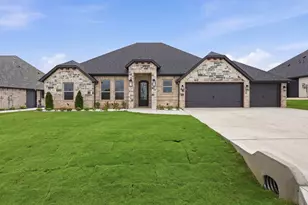 3711 Tremont Ln, Granbury, TX 76049 - Photo 3