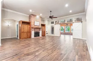 10008 Flight Plan Dr, Granbury, TX 76049 - Photo 7