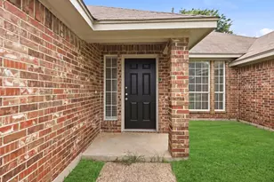 8040 Clear Brook Cir, Fort Worth, TX 76123 - Photo 3