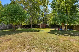 309 Henderson St, Mt Pleasant, TX 75455 - Photo 15
