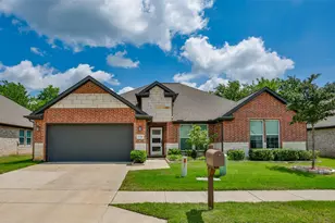 1134 Vintage Ave, Gainesville, TX 76240 - Photo 1