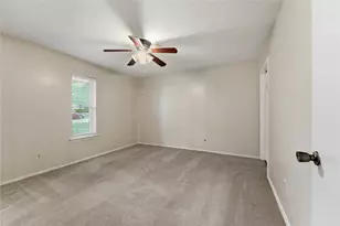 1729 Jenkins Ln, Glenn Heights, TX 75154 - Photo 9