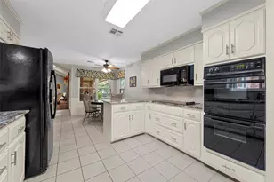 9920 Sandalwood Dr, Woodway, TX 76712 - Photo 9