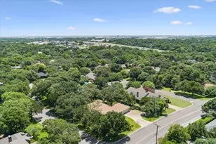 9920 Sandalwood Dr, Woodway, TX 76712 - Photo 3