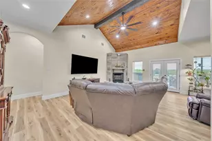 945 Jennings Ln, Azle, TX 76020 - Photo 21