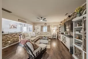 508 Drift St, Crowley, TX 76036 - Photo 5