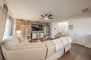 508 Drift St, Crowley, TX 76036 - Photo 7