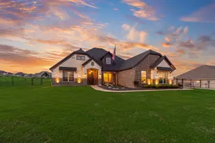 252 Agua Linda Dr, Godley, TX 76044 - Photo 9