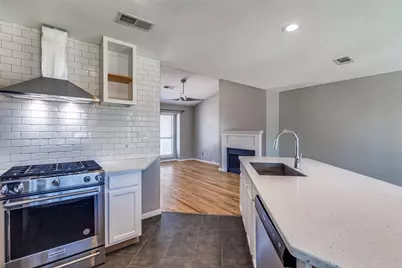 630 W Canty Street #B6, Dallas, TX 75208 - Photo 11