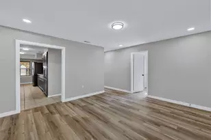 3205 McCollum St, Irving, TX 75061 - Photo 5