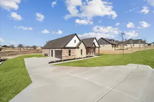 328 Slimp Blf, Azle, TX 76020 - Photo 3