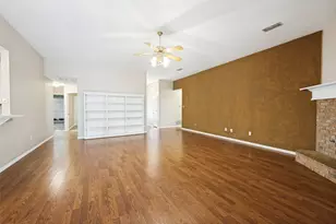 816 Willow Ct, Saginaw, TX 76179 - Photo 5