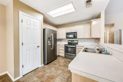 816 Willow Court, Saginaw, TX 76179 - Photo 7