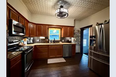 301 Forrest Avenue, Cleburne, TX 76033 - Photo 9
