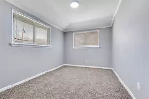 421 W 8th St, Lancaster, TX 75146 - Photo 21