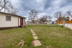 421 W 8th St, Lancaster, TX 75146 - Photo 25