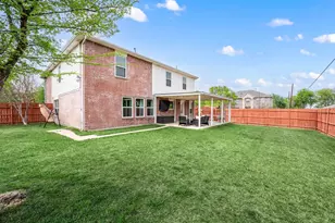 1040 Canyon Dr, Justin, TX 76247 - Photo 11