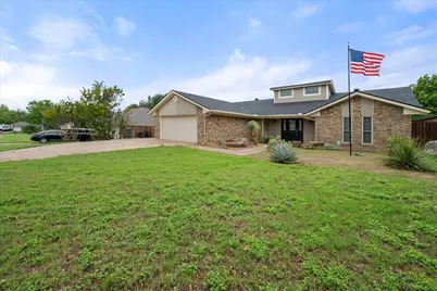 213 Meadowhill Drive, Benbrook, TX 76126 - Photo 7