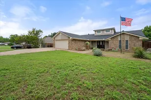 213 Meadowhill Dr, Benbrook, TX 76126 - Photo 7