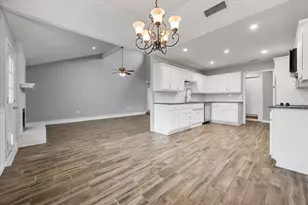 213 Meadowhill Dr, Benbrook, TX 76126 - Photo 13