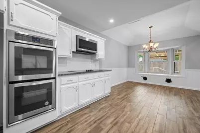 213 Meadowhill Drive, Benbrook, TX 76126 - Photo 15