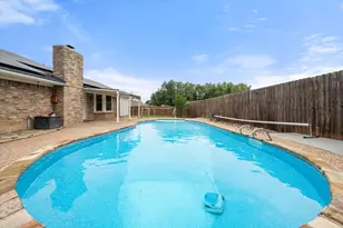 213 Meadowhill Dr, Benbrook, TX 76126 - Photo 1