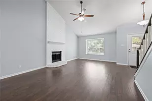 2621 Bayberry Ln, Euless, TX 76039 - Photo 5