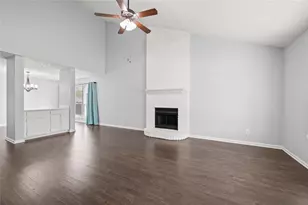 2621 Bayberry Ln, Euless, TX 76039 - Photo 3