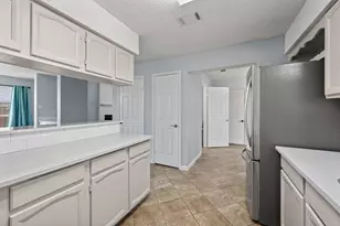 2621 Bayberry Ln, Euless, TX 76039 - Photo 13