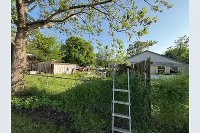 208 N Bridges, Elkhart, TX 75839 - Photo 5