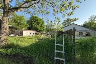 208 N Bridges, Elkhart, TX 75839 - Photo 5
