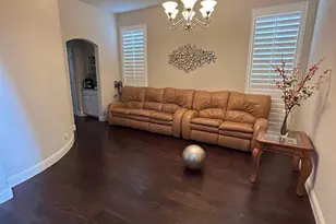 316 Warwick Blvd, Lewisville, TX 75056 - Photo 5
