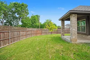 113 Brighton Dr, DeSoto, TX 75115 - Photo 33
