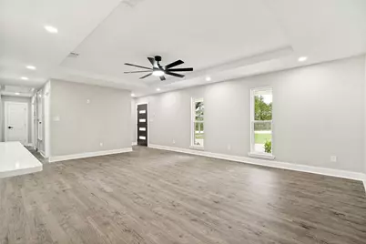 512 Grandview Drive, Granbury, TX 76049 - Photo 5